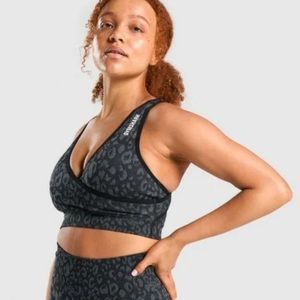 GYMSHARK ADAPT CAMO SEAMLESS SPORTS BRA SIZE MEDIUM